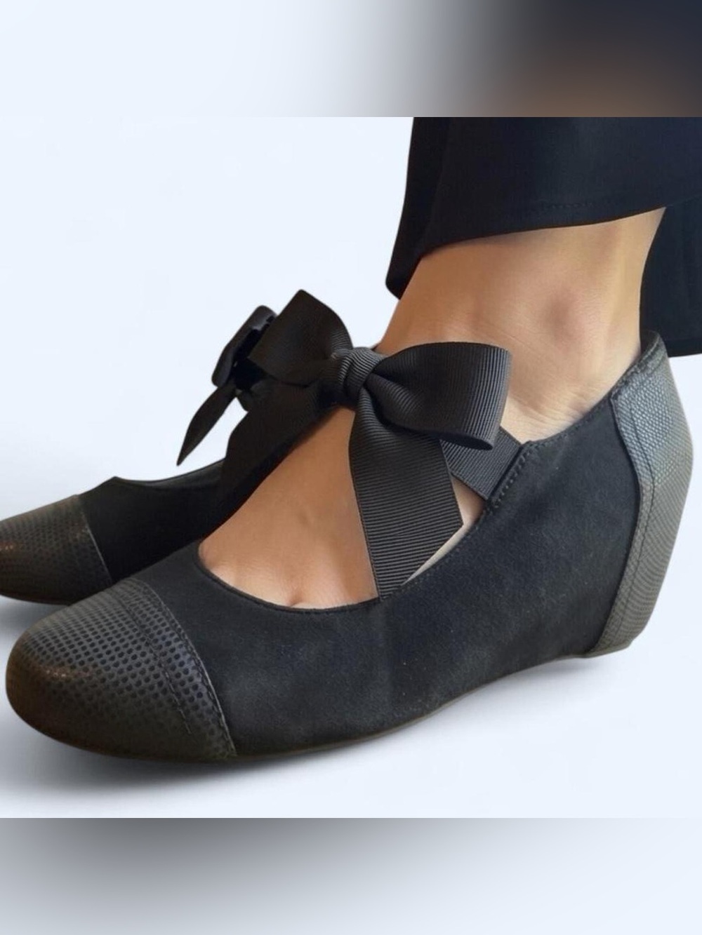 Rare vintage Jeffrey Campbell Black Suede Lizard skin Mary Jane bow wedges 7.5